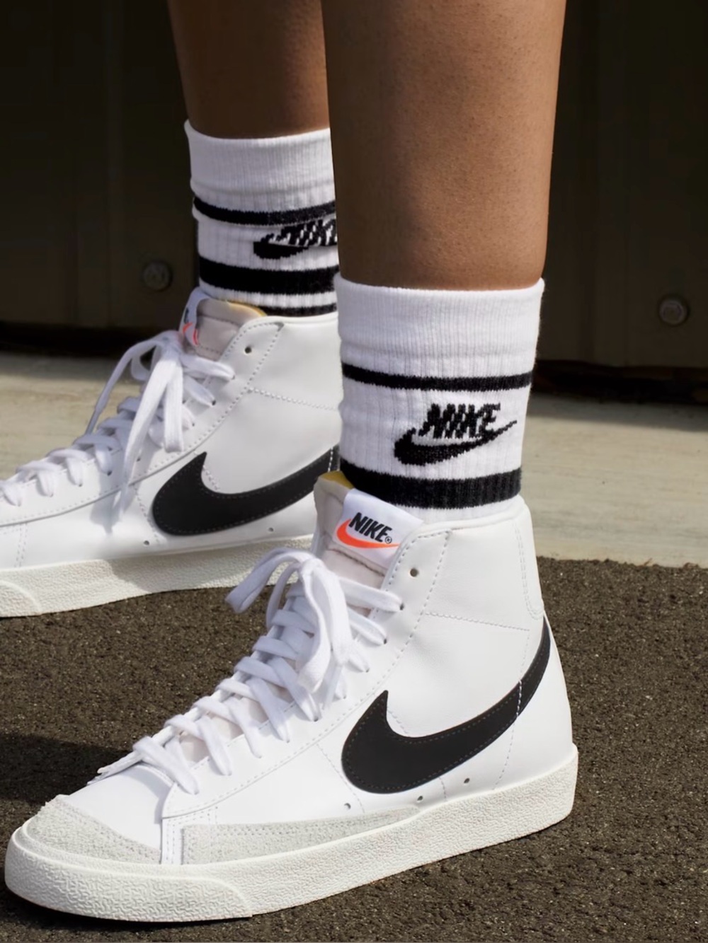 NIKE White/Black Blazer Mid ‘77 Sneakers Sz 8 $110